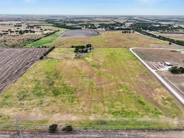 Farmland Tract in Abbott