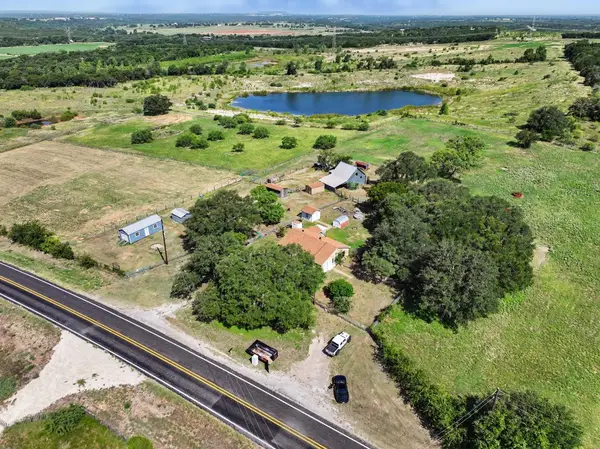 Acreage Homestead on FM 2174