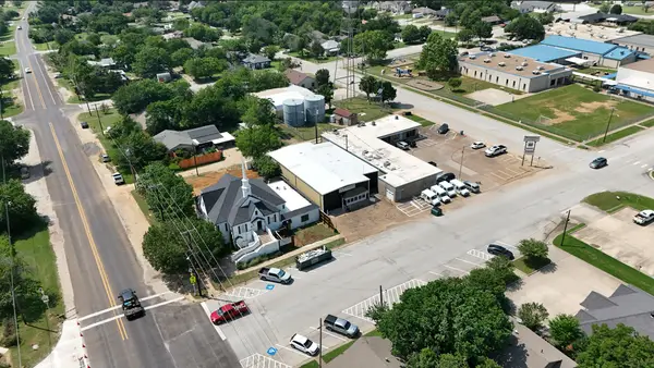 Krum Commercial Office